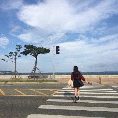 蓝天白云.哒哒啦