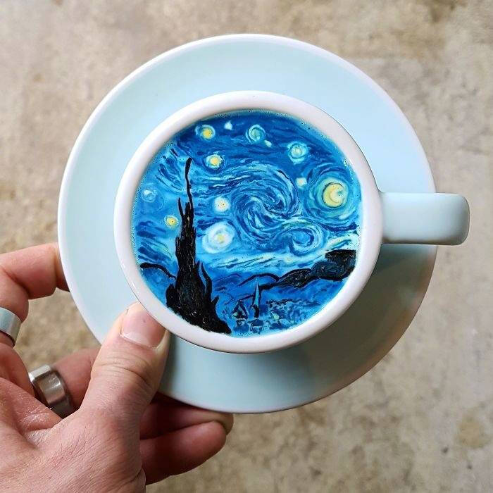 一位咖啡师的艺术拿铁~真的好棒!