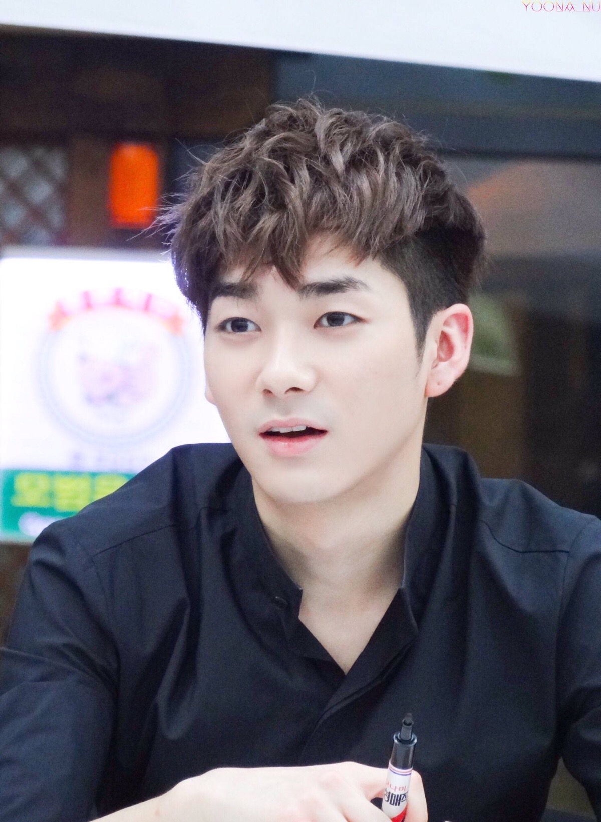 nu'est aron 郭英敏