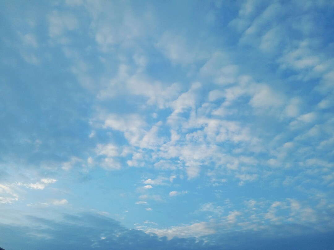 蔚蓝天空.