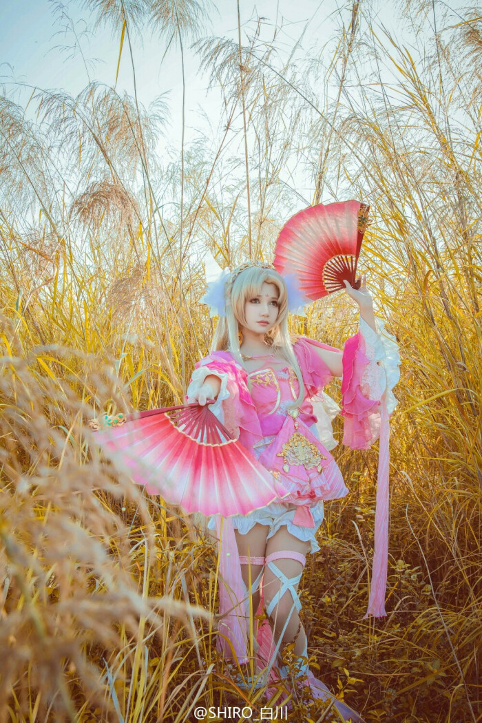 狐金秀萝coser:白川摄影:@琉照 /后期:@芝士奶盖红700_1050 竖版 竖屏