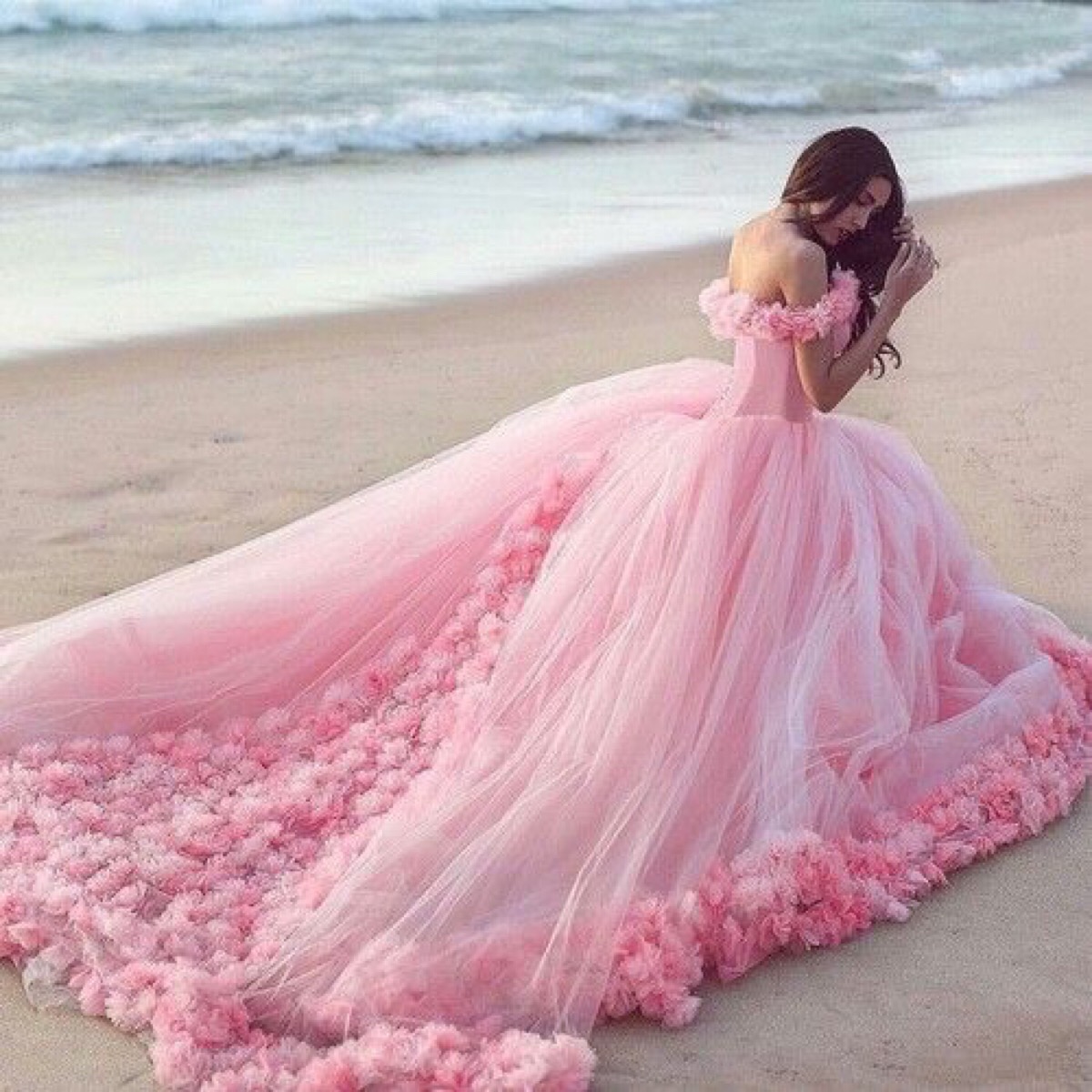 粉色婚纱