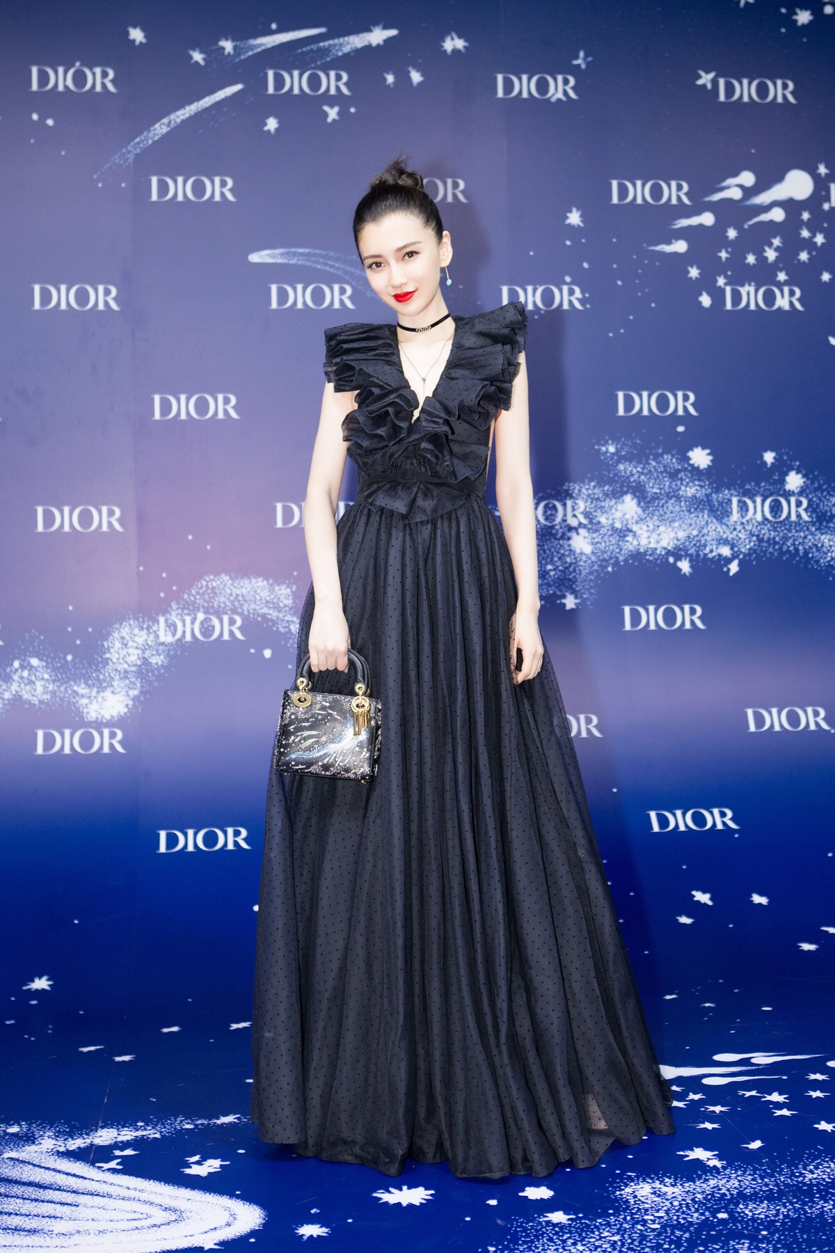 迪奥蓝调 今晚,dior中国区品牌大使@angelababy 于上海出席@dior