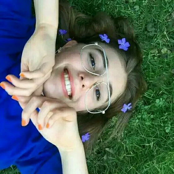 卧蚕阿姨— 欧美头像