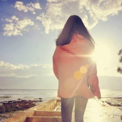 小清新海边女生背影头像