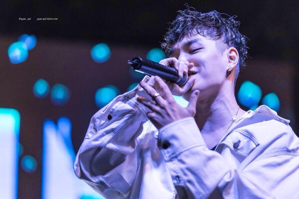 aomg simon dominic