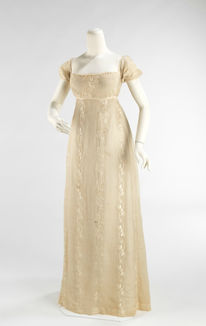 十九世纪初的帝政女装