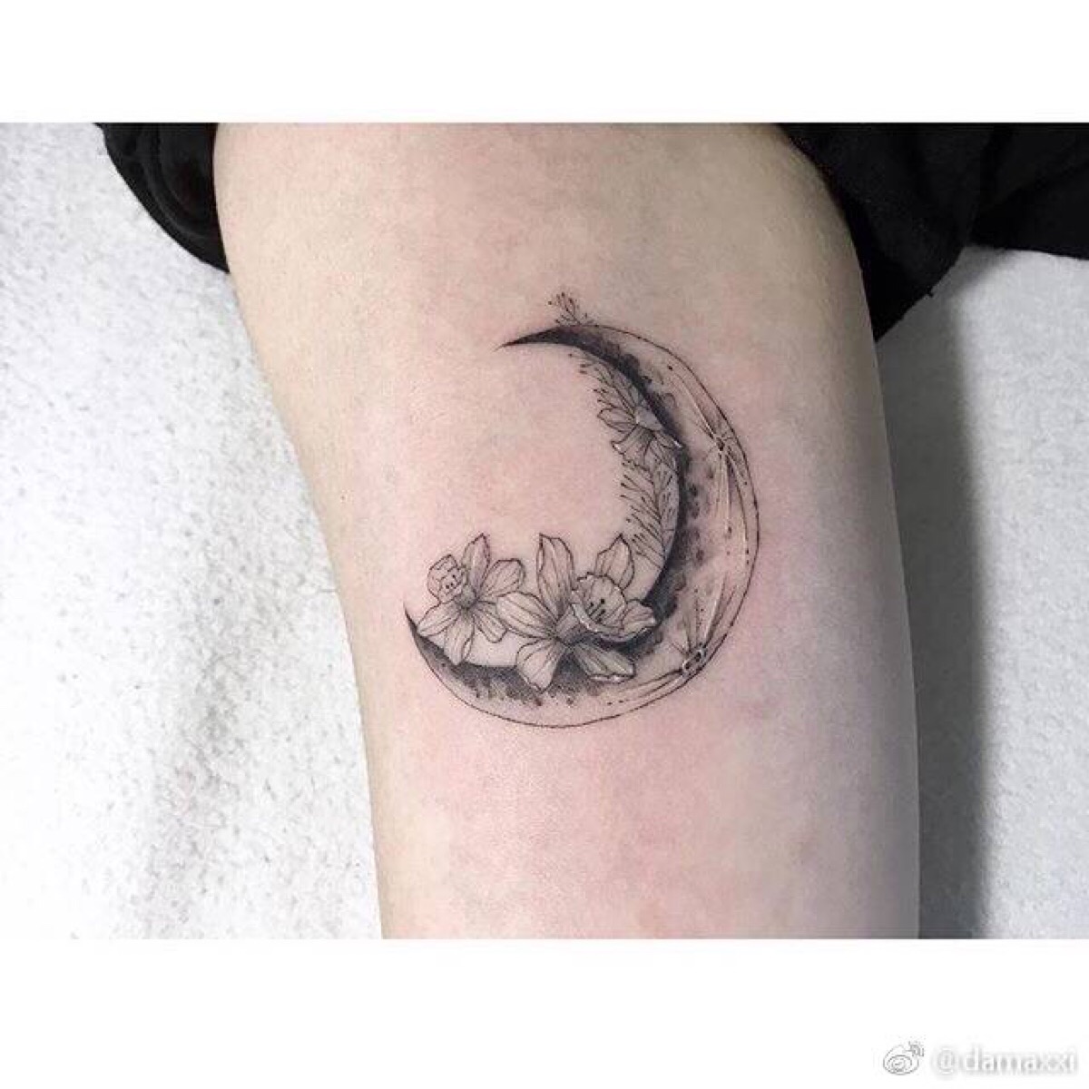 月亮纹身