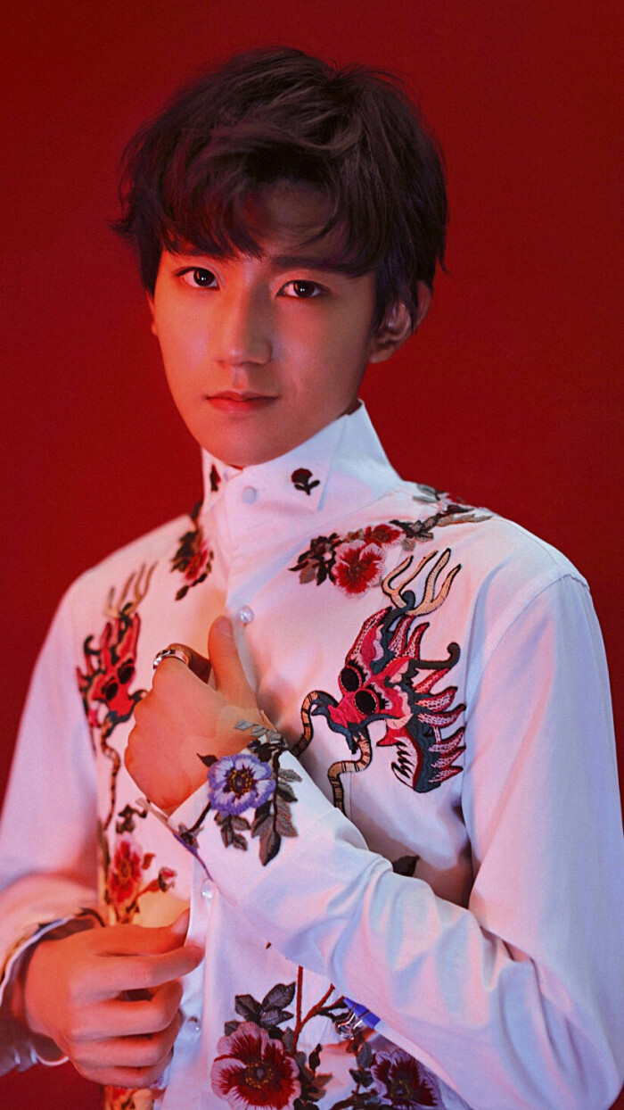 王源 #tfboys 时尚健康封面 高清 帅气