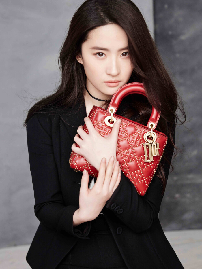 2017《Harper's BAZAAR 时尚芭莎》二月刊…