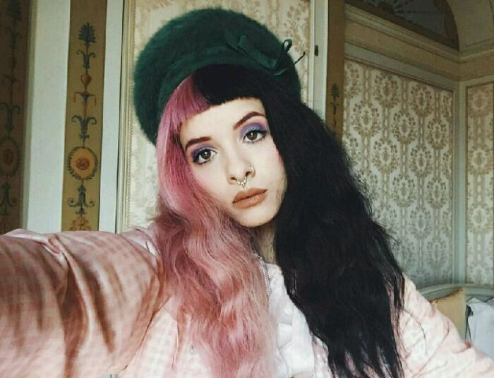 melanie martinez 牙缝妹 牙牙 牙缝妹 梅兰妮马丁内兹 欧美 歌手