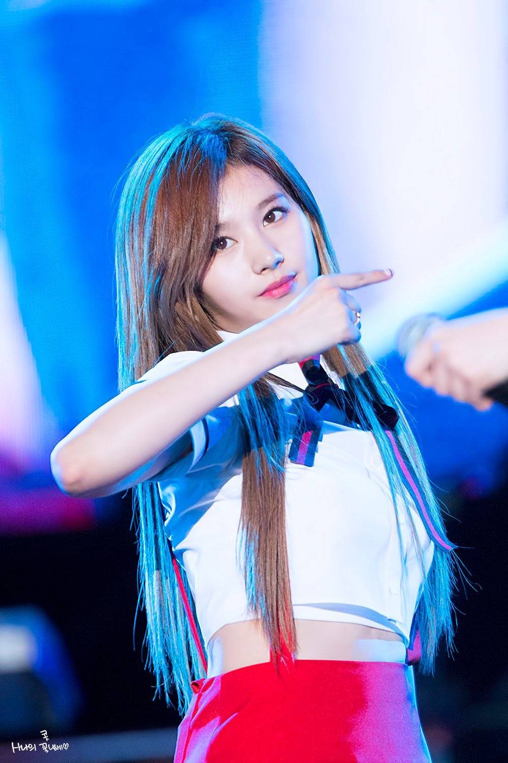 凑崎纱夏 sana