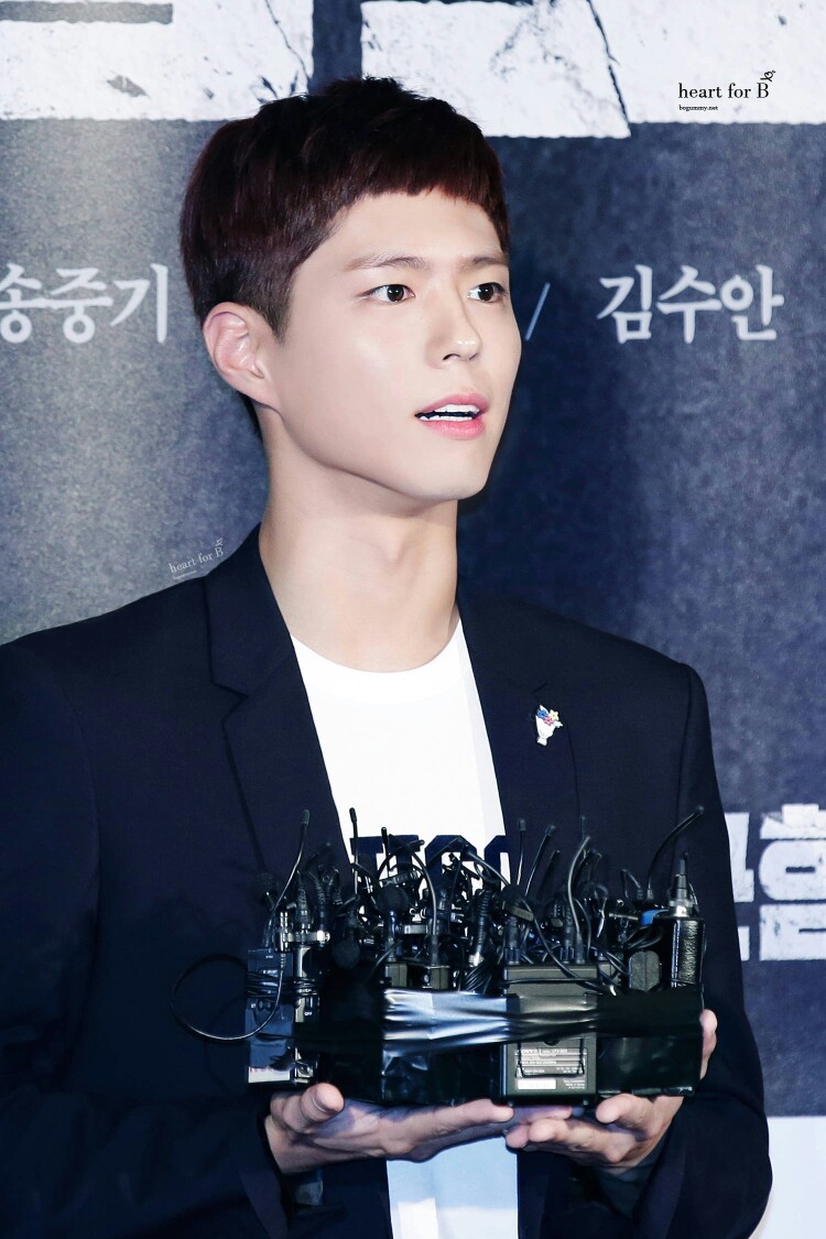 《军舰岛》vip试映会 饭拍cr:logo 栗子头bogummy