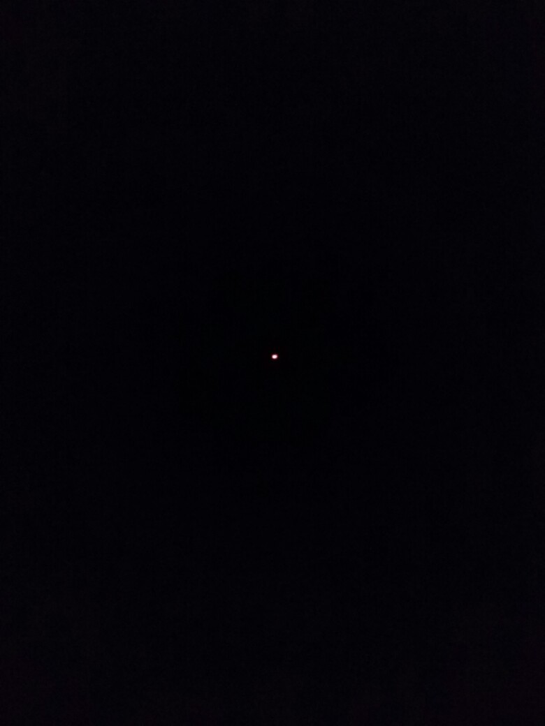 8 实景"你若看到黑暗中的一点希望,想去捕捉它,就得拼尽全力.