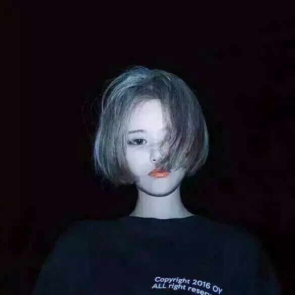 气质女头黑暗系短发