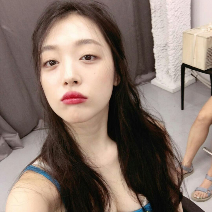 韩国女爱豆头像 崔雪莉sulli