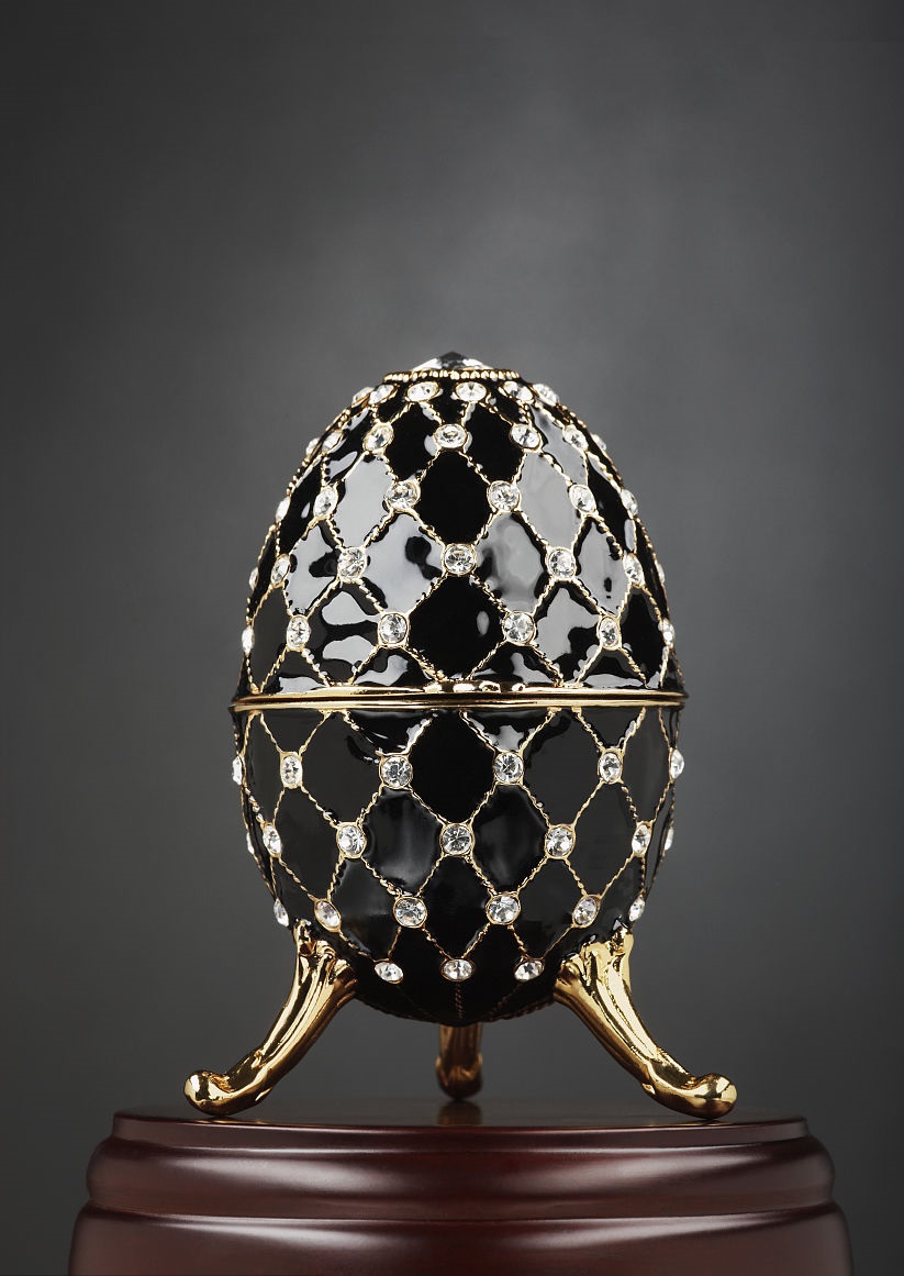 fabergé egg(法贝热彩蛋)