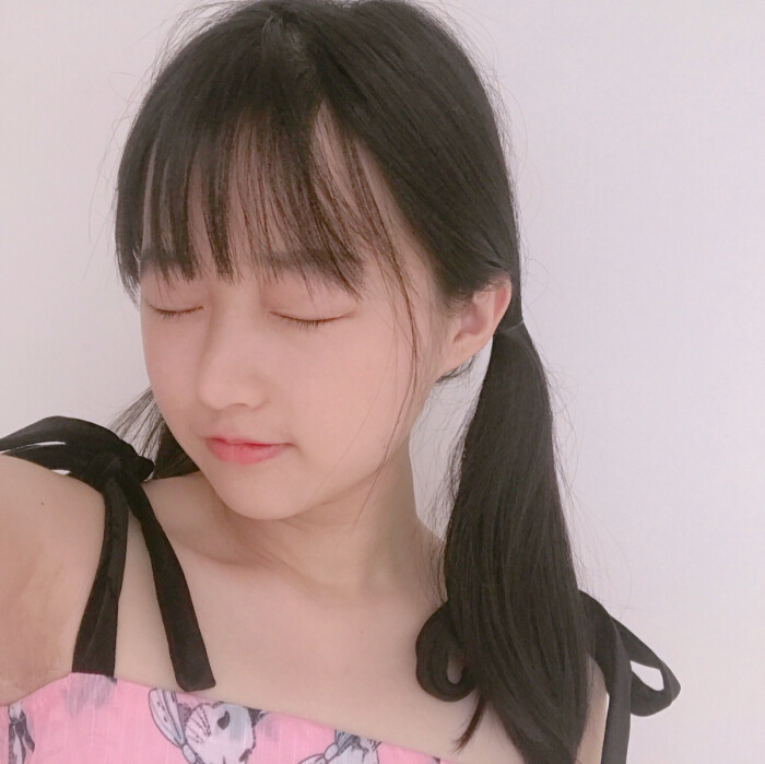 [韩系 女生 欧美 半身 唯美 遮脸 镜子照 中式风 安静 可爱 卖萌 个性
