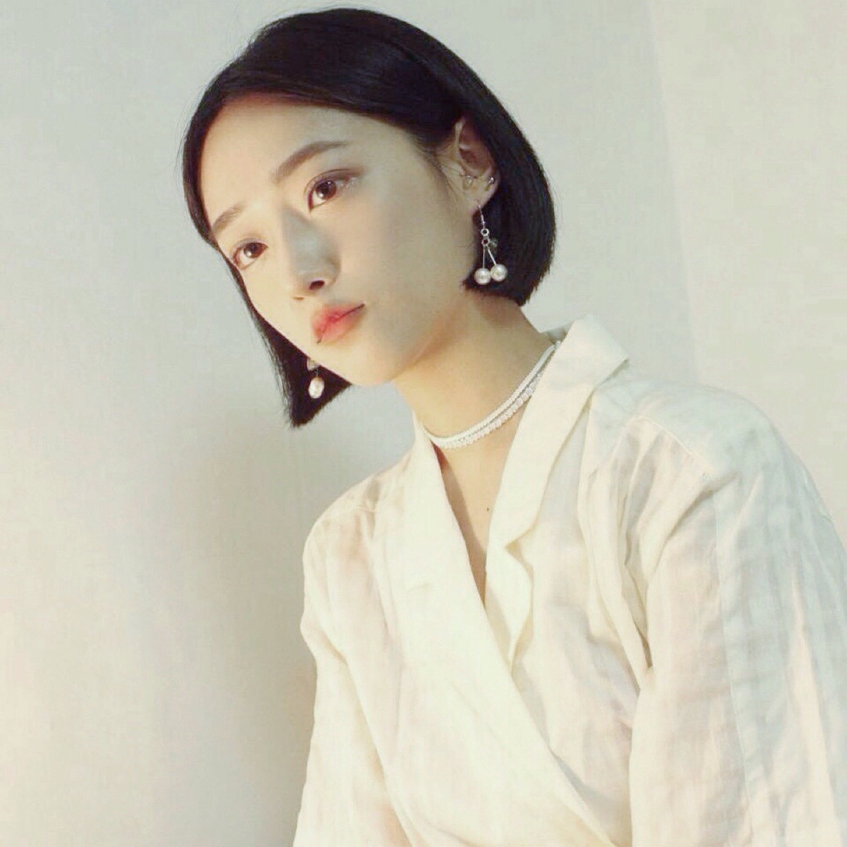 已调色 韩系 女生 欧美 半身 唯美 遮脸 镜子照 中式风 安静 可爱