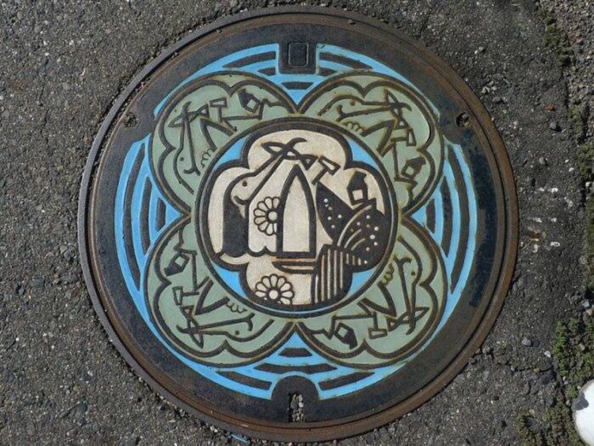 这世界很美#日本街头井盖艺术