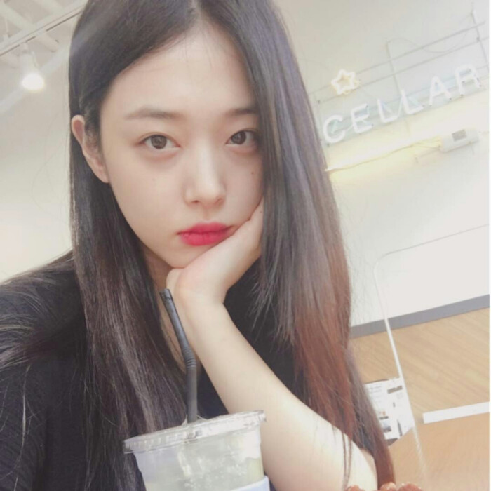 韩国女爱豆头像 崔雪莉sulli