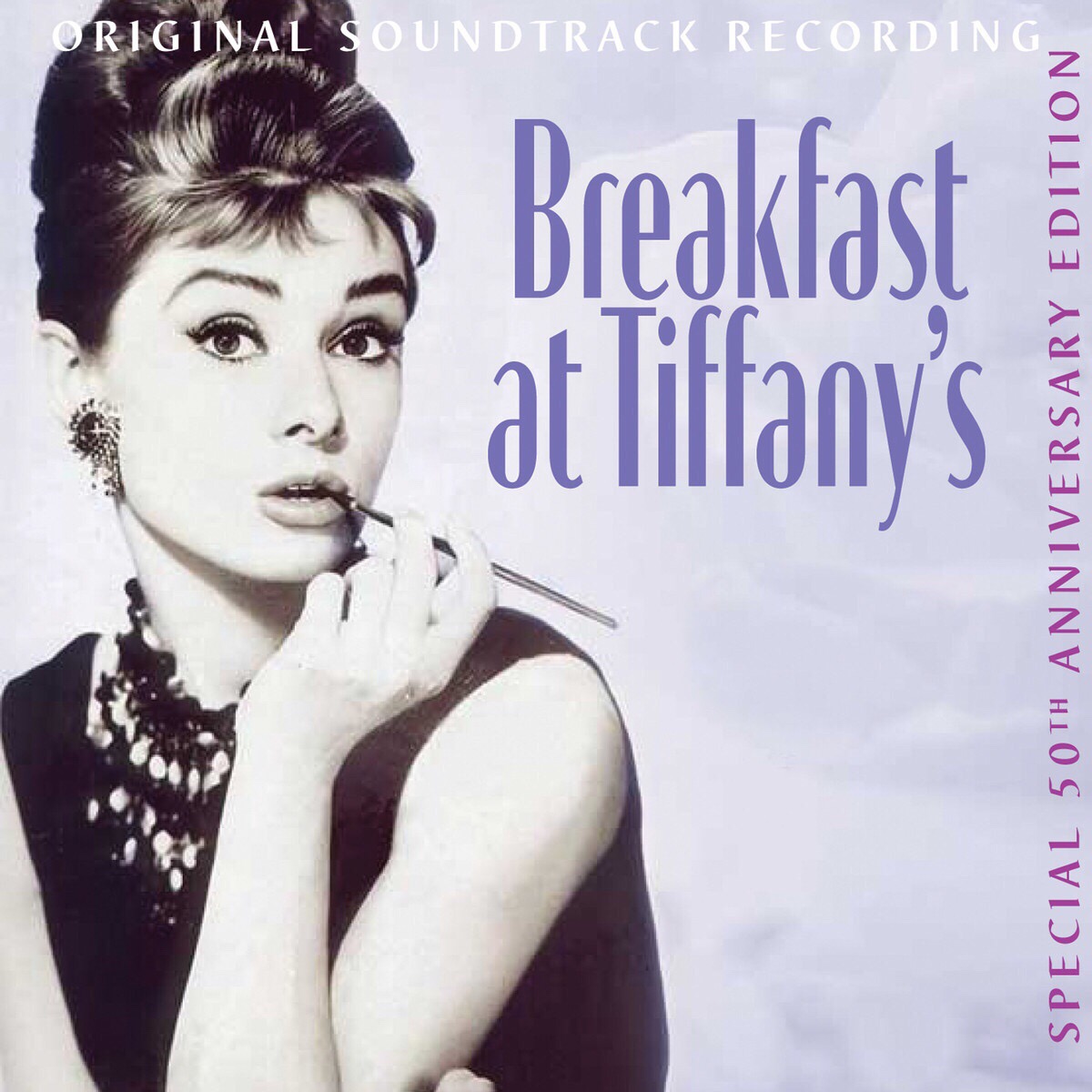 breakfast at tiffany"s. 奥黛丽赫本.月亮河.蒂凡尼的早餐