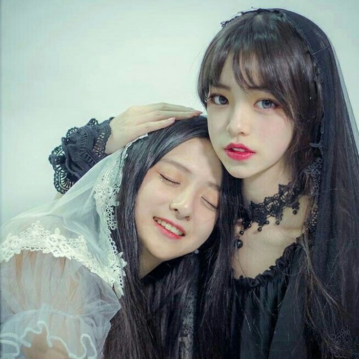 同框真人闺蜜头像 落泪前转身