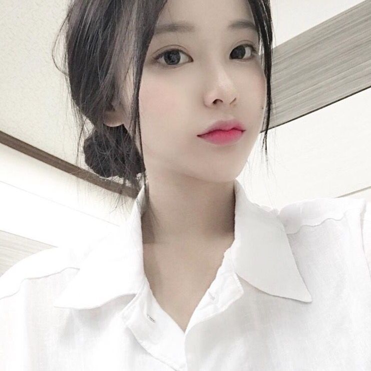 daisy妤故の韩系 中系 女头 女生头像-堆糖,美好生活