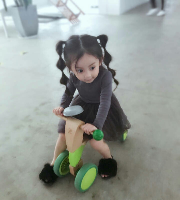 可爱萌娃头像壁纸沈佳昕baby 小萝莉哈哈哈滑稽又可耐的葫芦辫