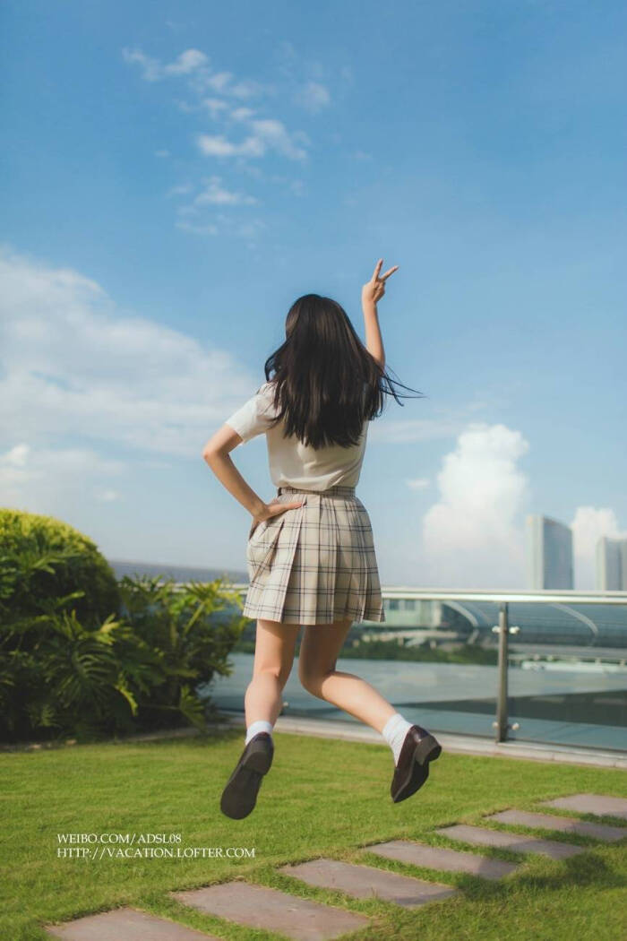 长翅膀的猫い jk制服 动漫 女生 头像 壁纸