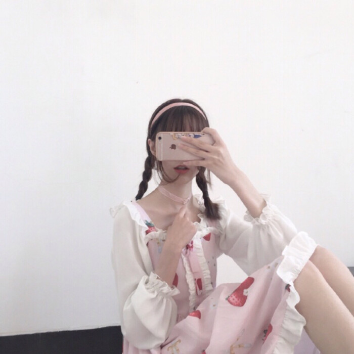 79韩系 女生 欧美 半身 唯美 遮脸 镜子照 …-堆糖