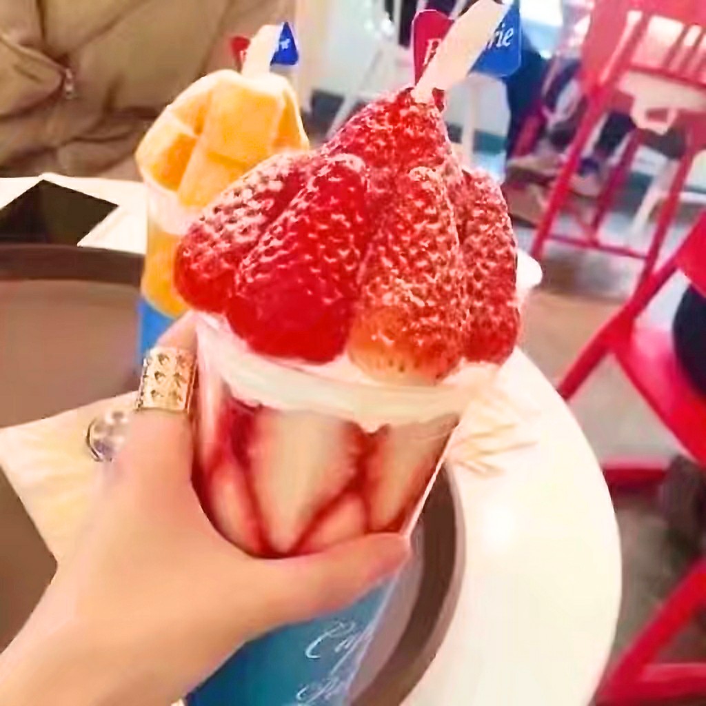 好吃的草莓冰淇淋,你饿了吗?