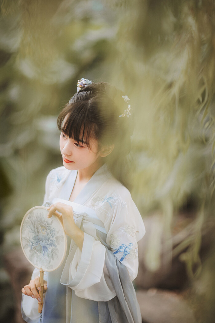 春日宴,绿酒一杯歌一遍。摄影:知竹zZ-堆糖,美