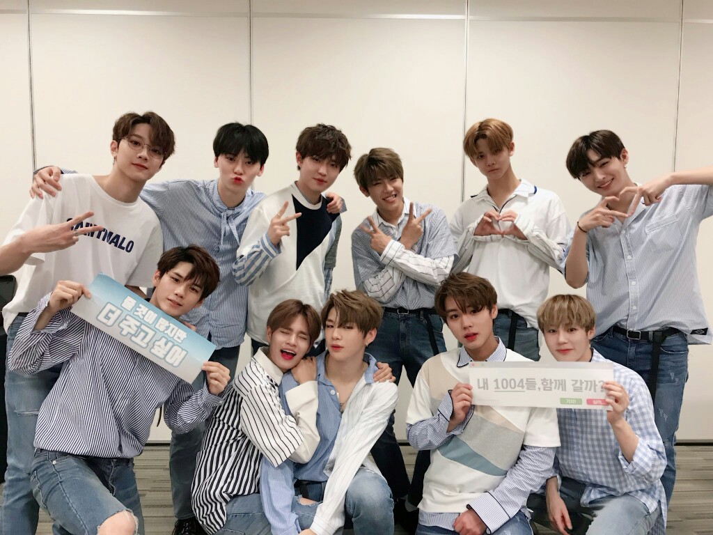 10.3-4 wannaone in hongkong fm