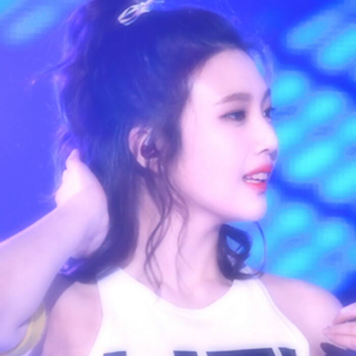 如果你需要一个人陪你走到最后 我是不会拒…