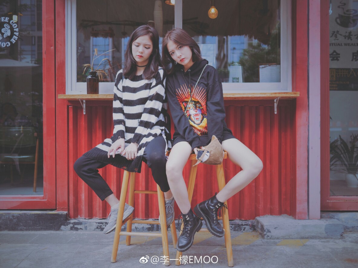 李一檬emoo id:30265595 微博@李一檬emoo (双胞胎小姐姐哦~)