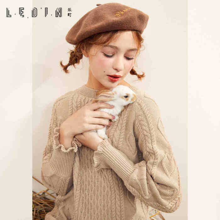 乐町秋冬女2017新款长袖针织连衣裙港味复古