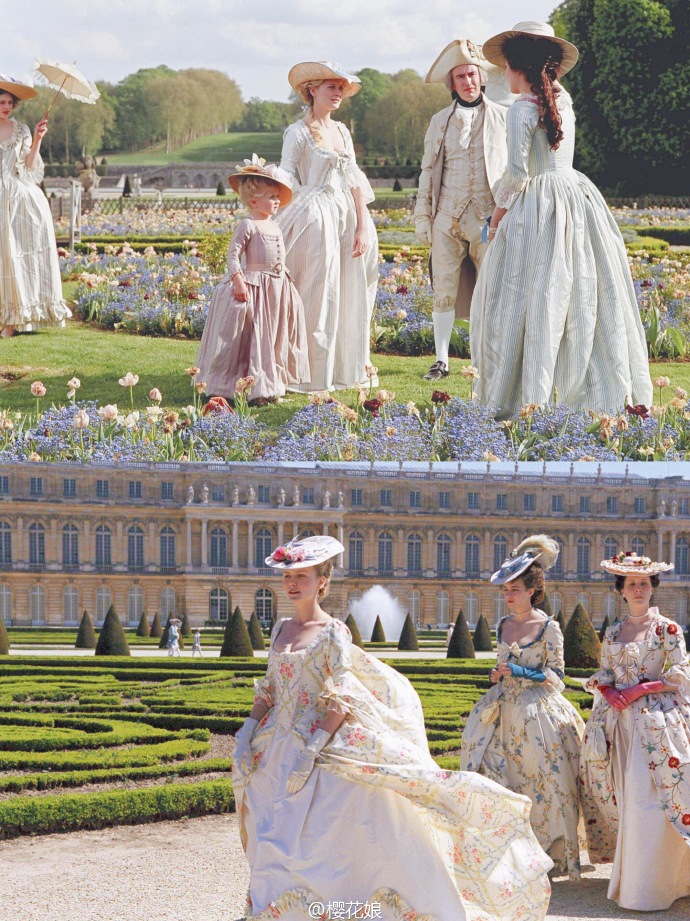 华丽的皮囊 《绝代艳后》(2006) 18世纪法国宫廷的衣香鬓影