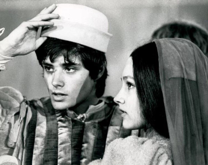 奥丽维娅·赫西 olivia hussey(1951年4月17日),兼备东方和西方之美.