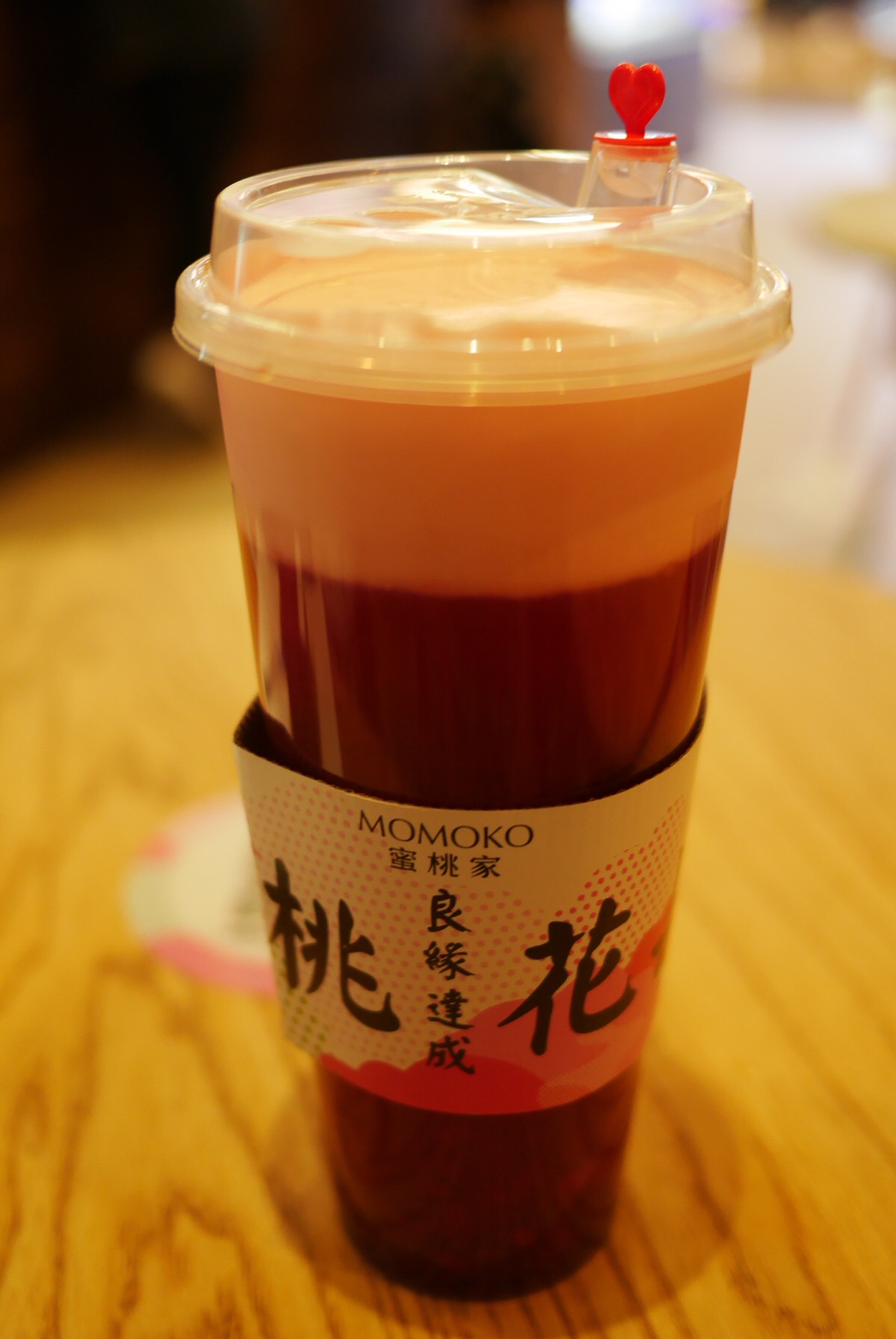 网红店momoko 这个桃花饮颜值和味道竟然能成正比