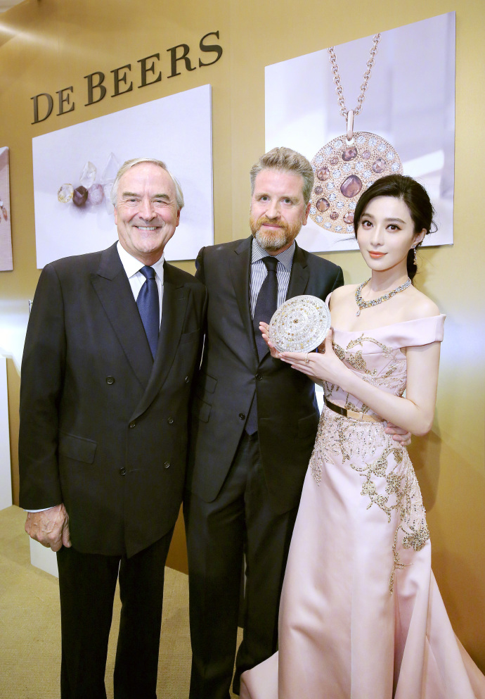 范冰冰 出席debeers戴比尔斯钻石珠宝于北京举办的品牌动态发布会