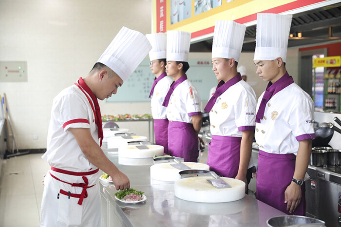 山东新东方烹饪学院学生中餐烹饪实训拍摄