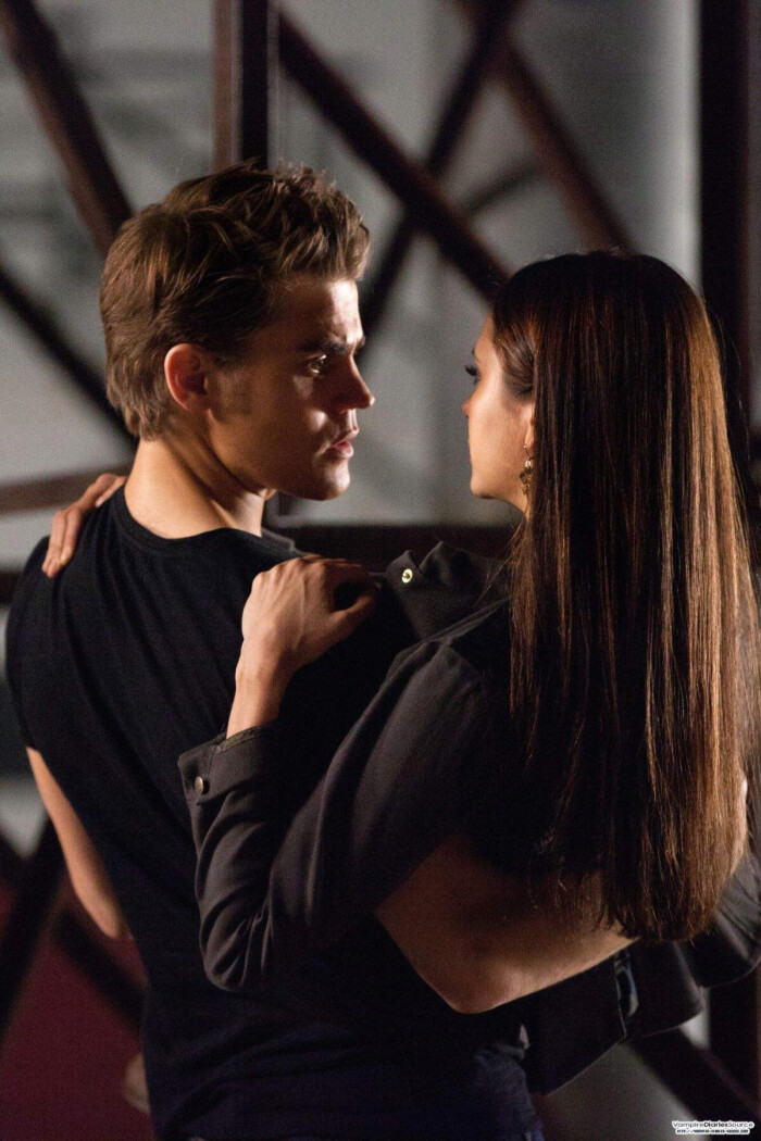 215 paul wesley(保罗·韦斯利),nina dobrev(妮娜