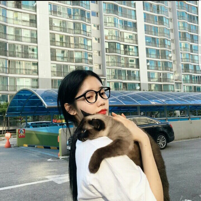 男头女头 抱猫抱狗爱心满满 你是最特别的那一个情头 在这个世界上你