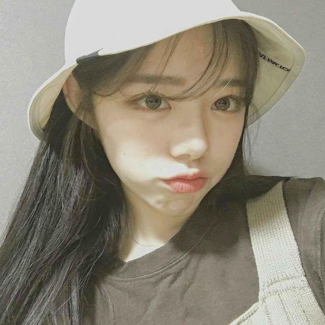 74 #女生头像# #自截头像# #高清头像# #头…-堆糖