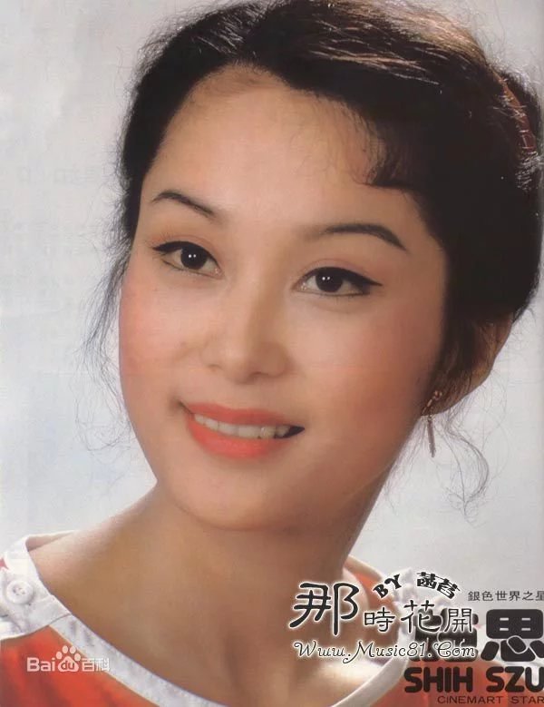 施思,原名雷秋施 , 原籍湖南,1953年10月24日出生于台湾.