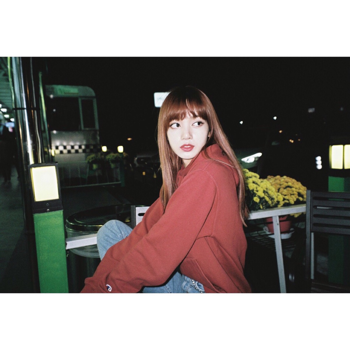 blackpink lisa 颜值担当 官方 ins 更新