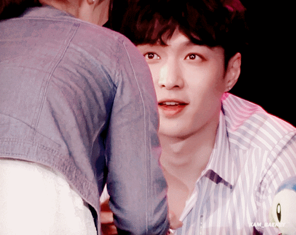 exo lay 张艺兴 cr:logo