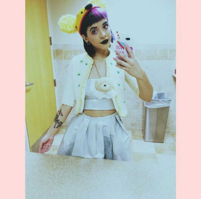 牙牙melanie martinez 牙缝妹 欧美歌手