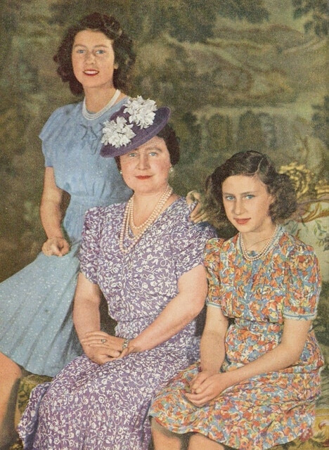 英国女王姐妹与母亲